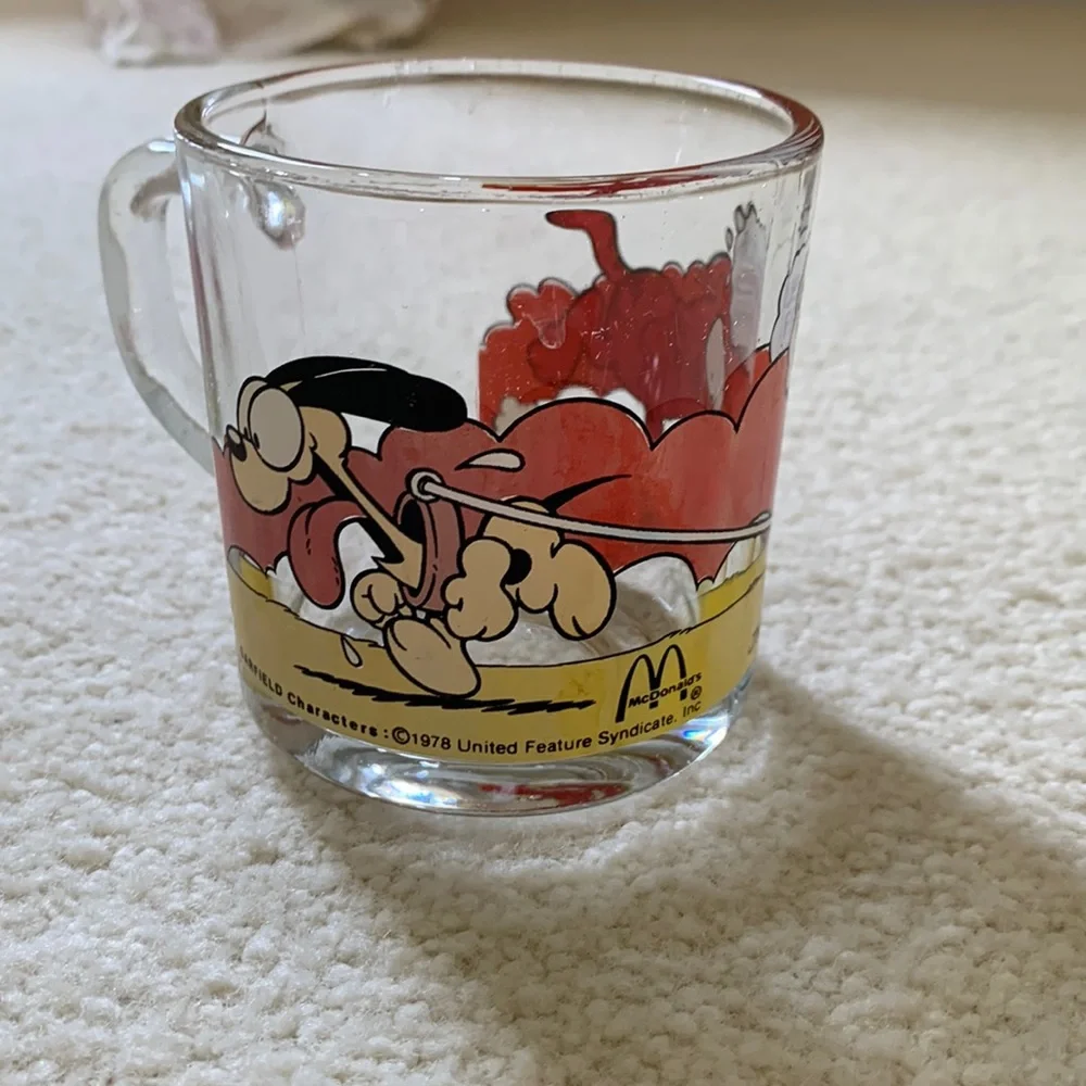 Vintage 1978 McDonald’s Jim Davis Garfield glass mug